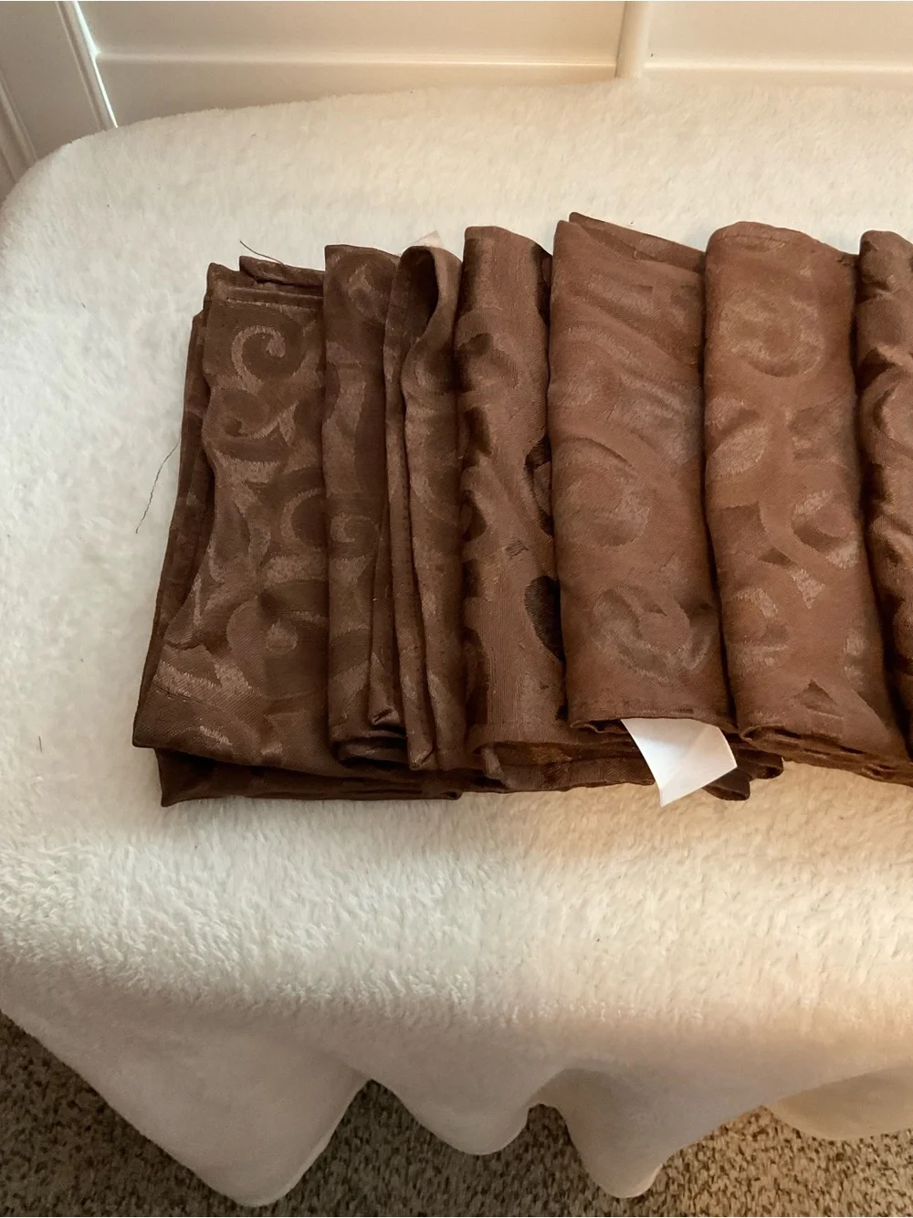 Brown Decorative Swirl Napkin Set - Stylish Table Linen